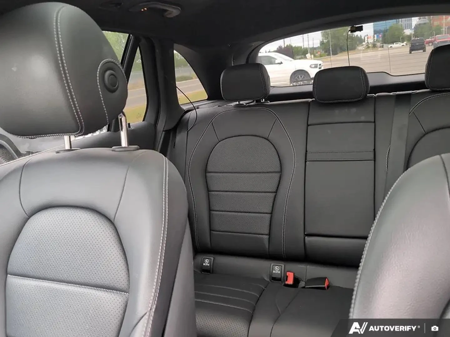 Mercedes-Benz GLC 300 ЦЕНА ДО БЪЛГАРИЯ АВТОКРЕДИТ, снимка 16 - Автомобили и джипове - 55729121