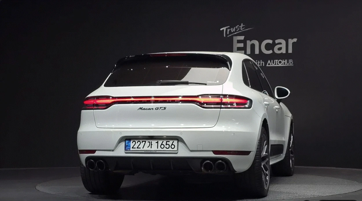 Porsche Macan 2.9 GTS * ОБДУХВАНЕ * ЧЕРВЕНА КОЖА * 8000 КМ * , снимка 4 - Автомобили и джипове - 55731026