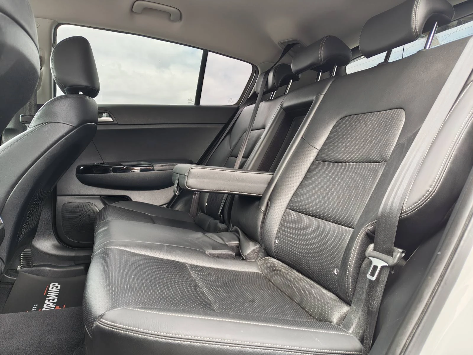 Kia Sportage 2.0CRDi-147, 483 РЕАЛНИ КМ.-6М. ГАРАНЦИЯ!, снимка 10 - Автомобили и джипове - 56082897