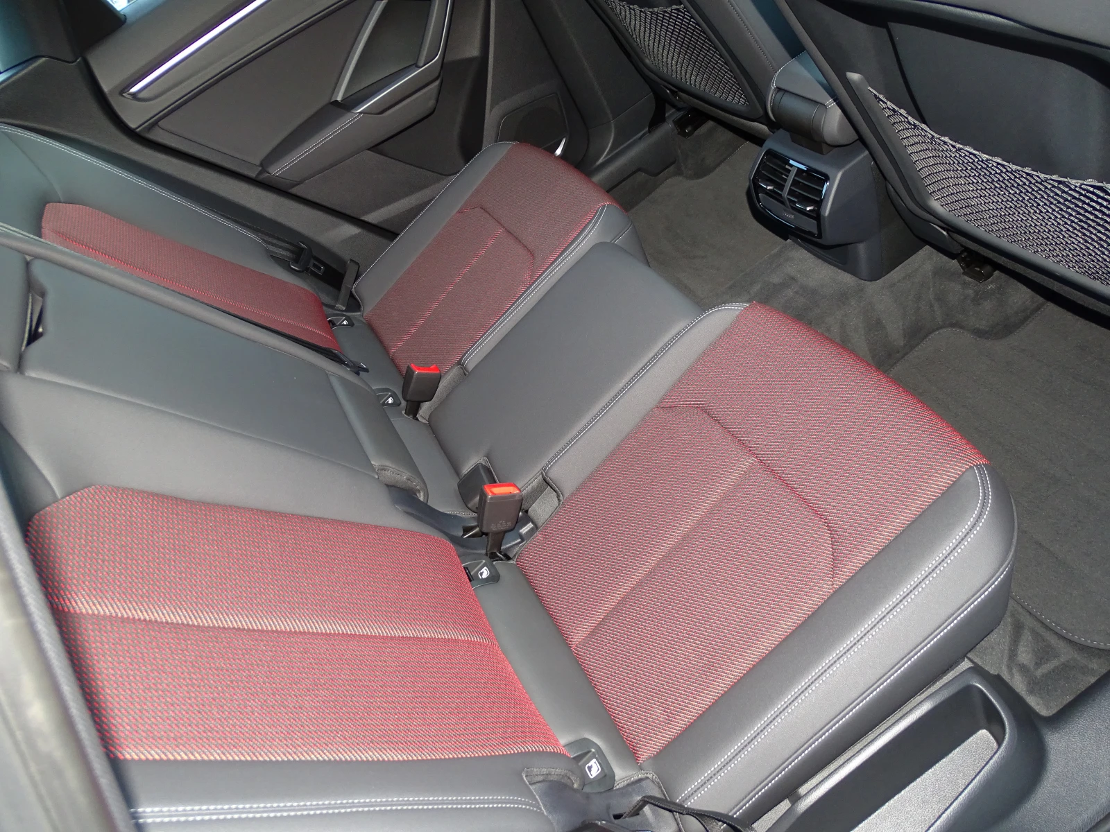 Audi Q3 35 TDI S-TRONIC | EDITION ONE | 3x S-LINE | MATRIX, снимка 14 - Автомобили и джипове - 56140395
