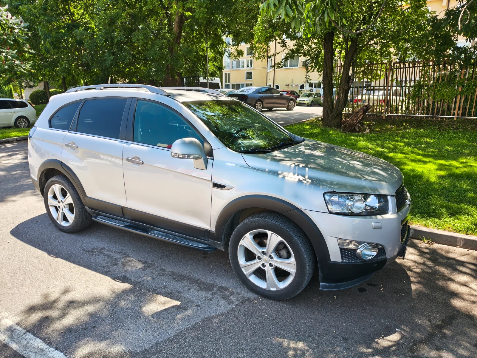 Chevrolet Captiva 2.2 LTZ, снимка 2 - Автомобили и джипове - 56154155