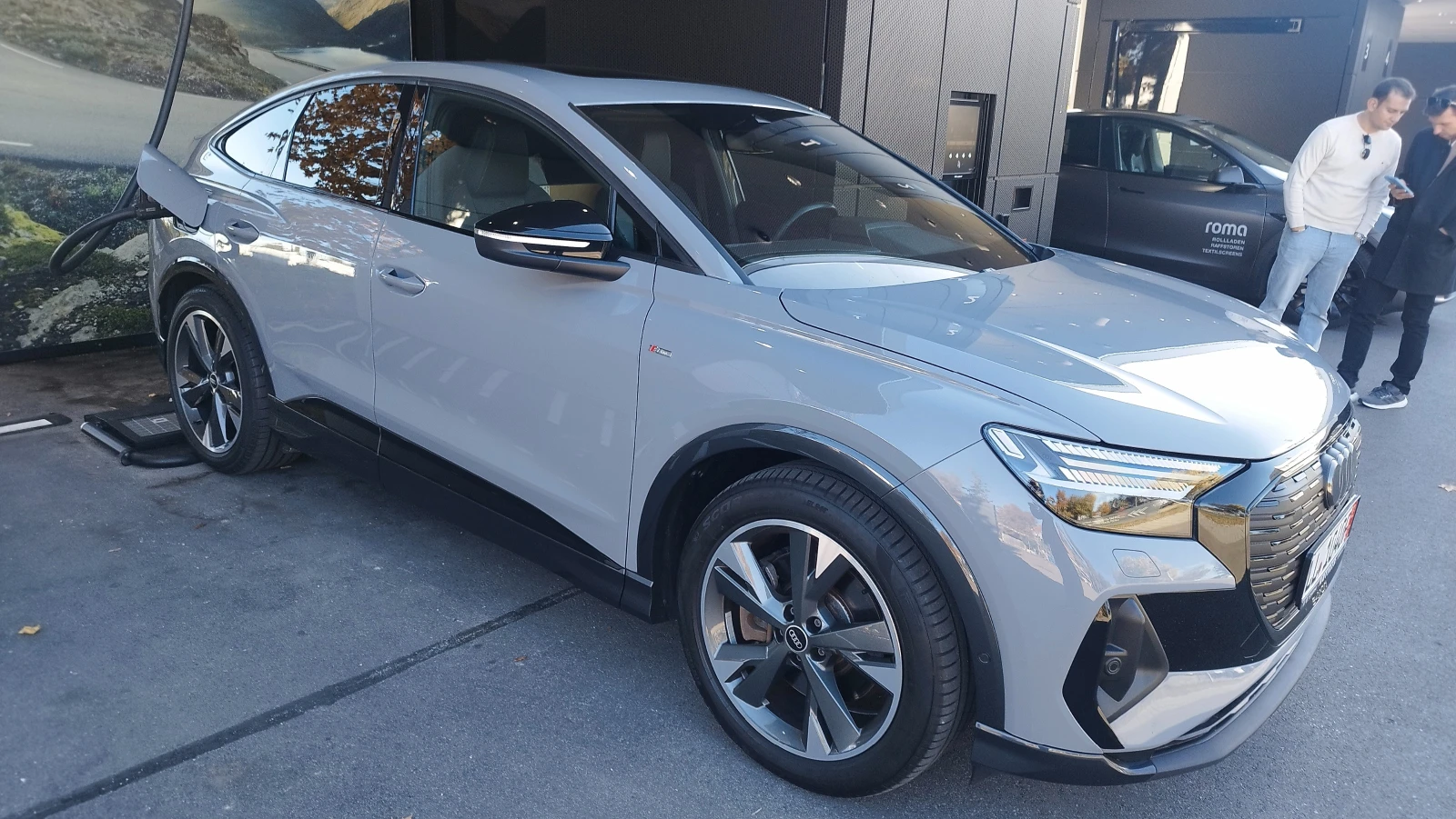Audi Q4 e-Tron S-Line, снимка 7 - Автомобили и джипове - 56542404