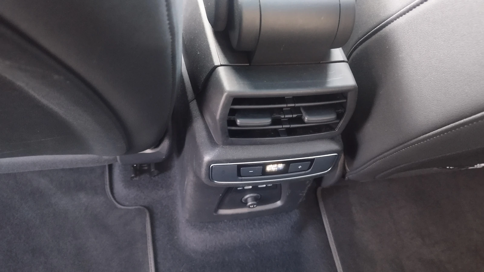 Audi Q4 e-Tron S-Line, снимка 11 - Автомобили и джипове - 56542404