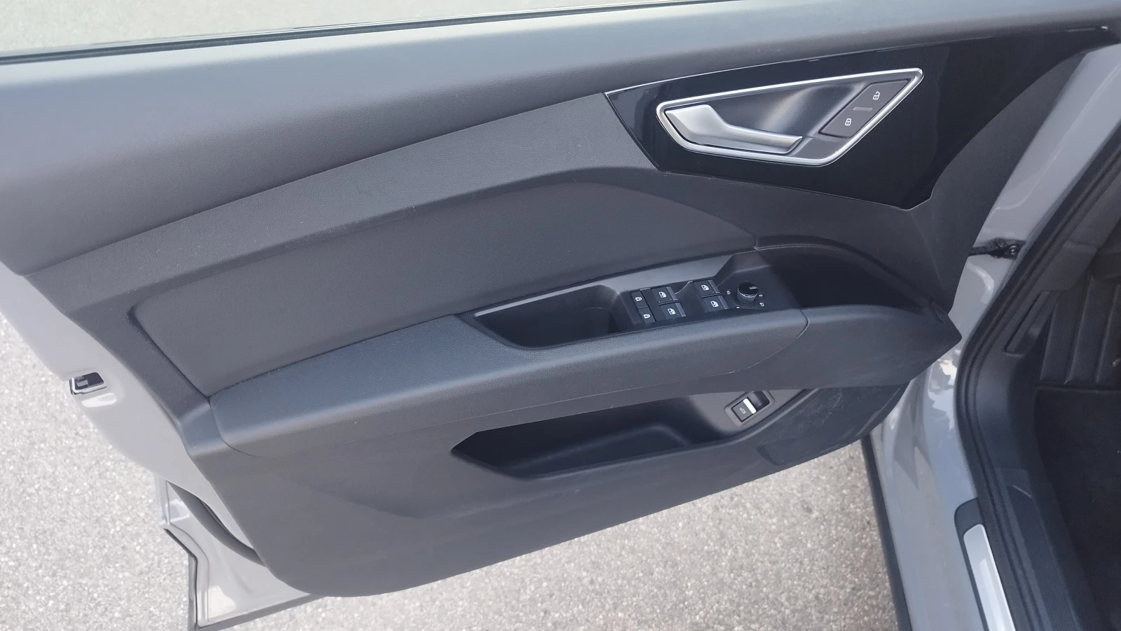 Audi Q4 e-Tron S-Line, снимка 12 - Автомобили и джипове - 56542404