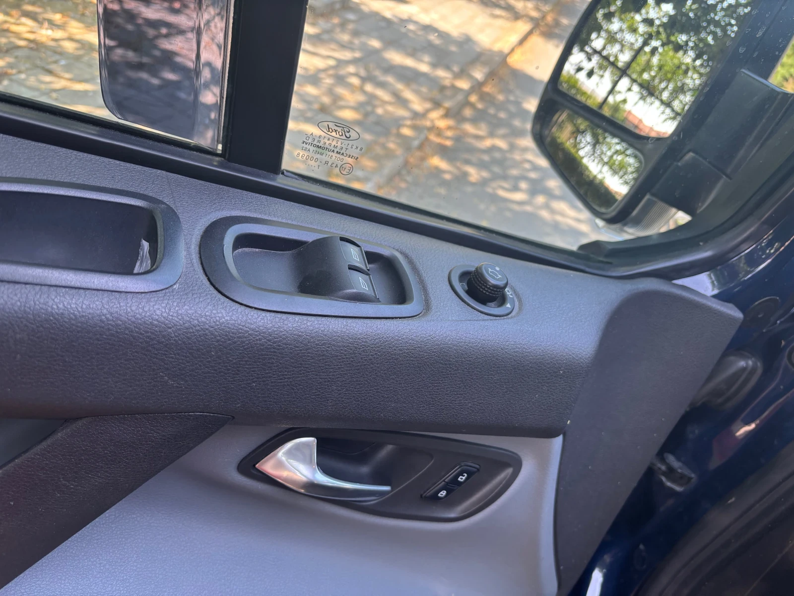 Ford Transit Custom, снимка 9 - Бусове и автобуси - 55594349