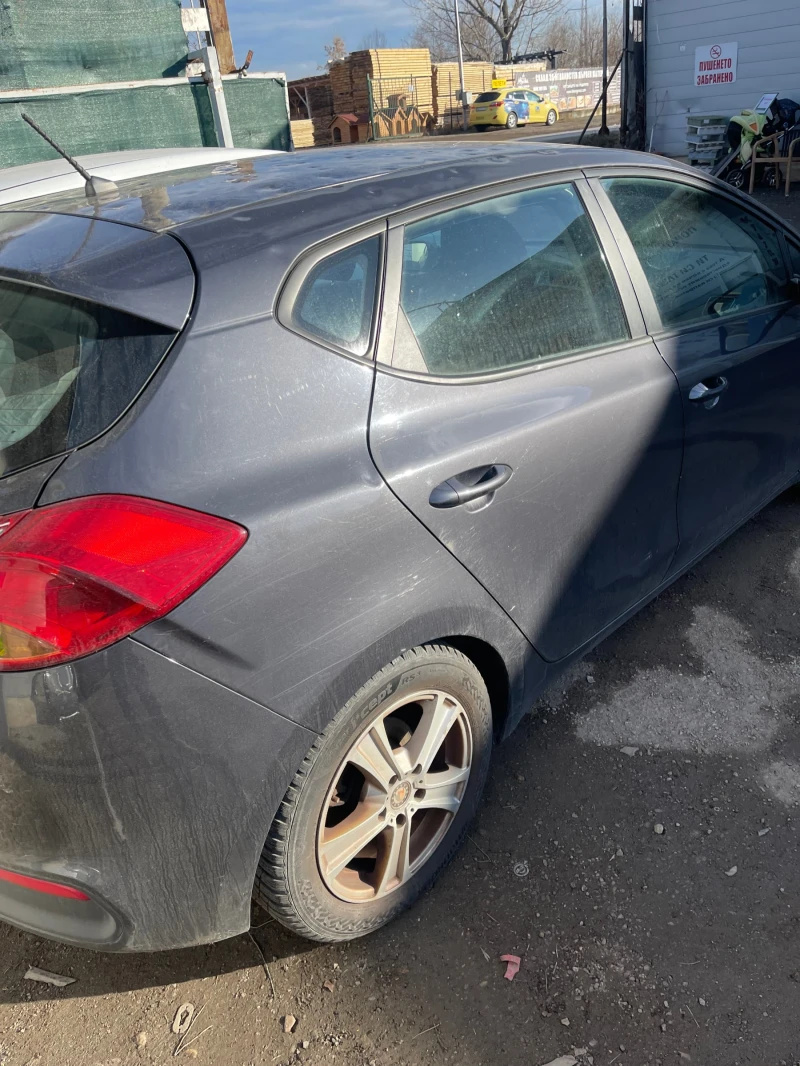 Kia Ceed, снимка 4 - Автомобили и джипове - 48869214