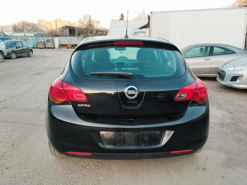 Opel Astra 1.4BENZIN 101kc, снимка 7 - Автомобили и джипове - 49576659