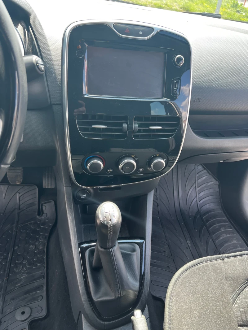 Renault Clio GrandTour 4 Facelift , снимка 10 - Автомобили и джипове - 49869855