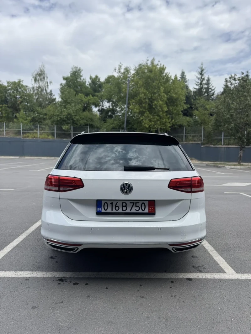 VW Passat   8 R line /2.0TDI/150hp/DSG/2017г/КАТО НОВ, снимка 3 - Автомобили и джипове - 52237965
