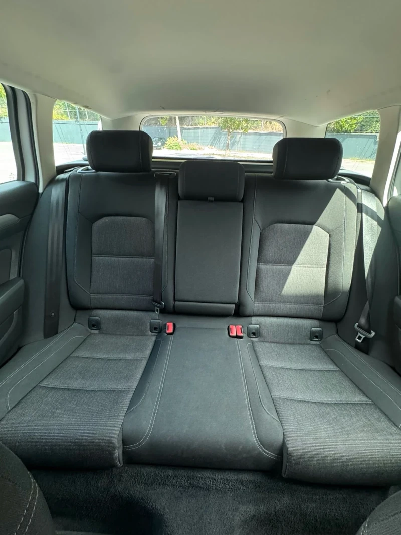 VW Passat   8 R line /2.0TDI/150hp/DSG/2017г/КАТО НОВ, снимка 11 - Автомобили и джипове - 52237965