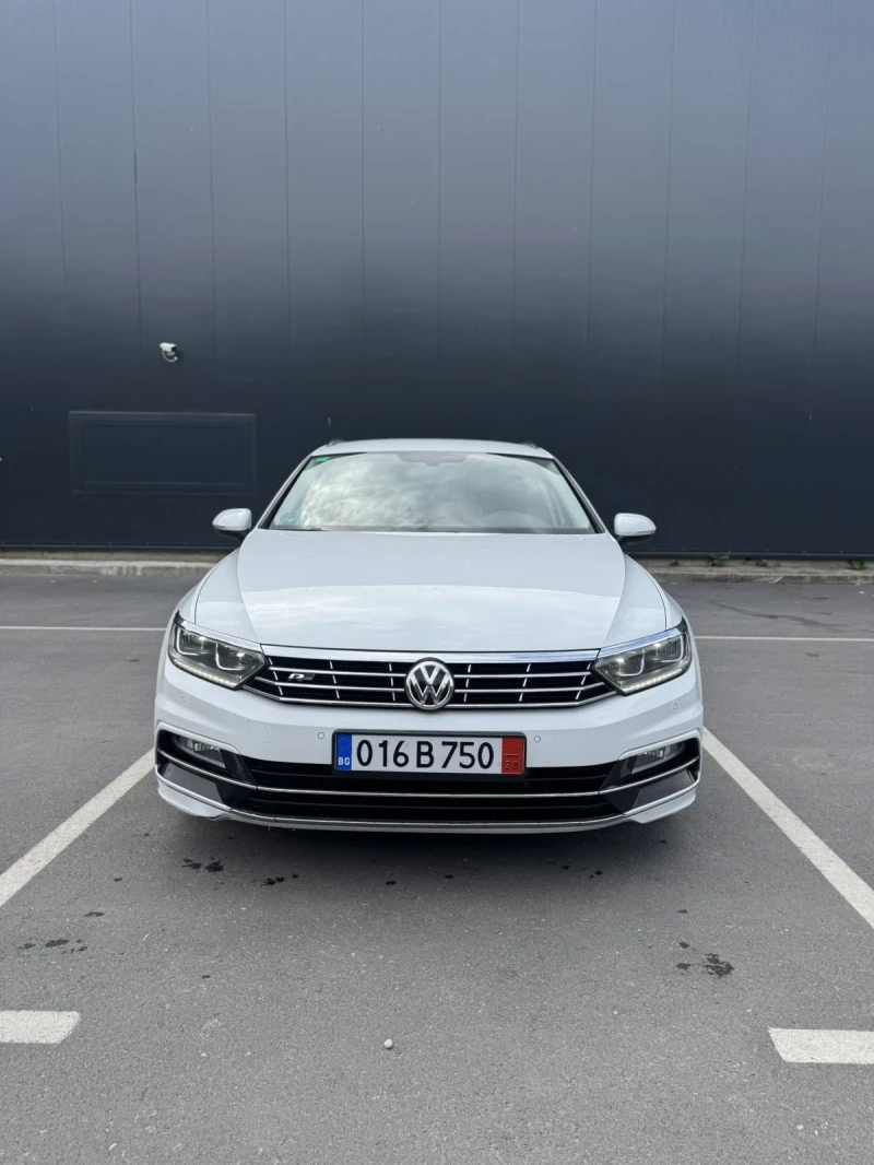 VW Passat   8 R line /2.0TDI/150hp/DSG/2017г/КАТО НОВ, снимка 2 - Автомобили и джипове - 52237965