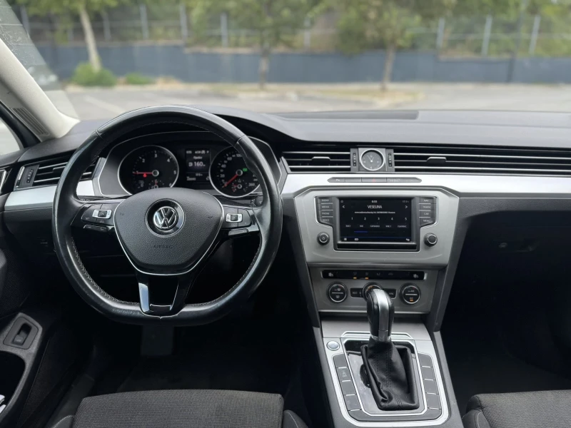 VW Passat   8 R line /2.0TDI/150hp/DSG/2017г/КАТО НОВ, снимка 5 - Автомобили и джипове - 52237965
