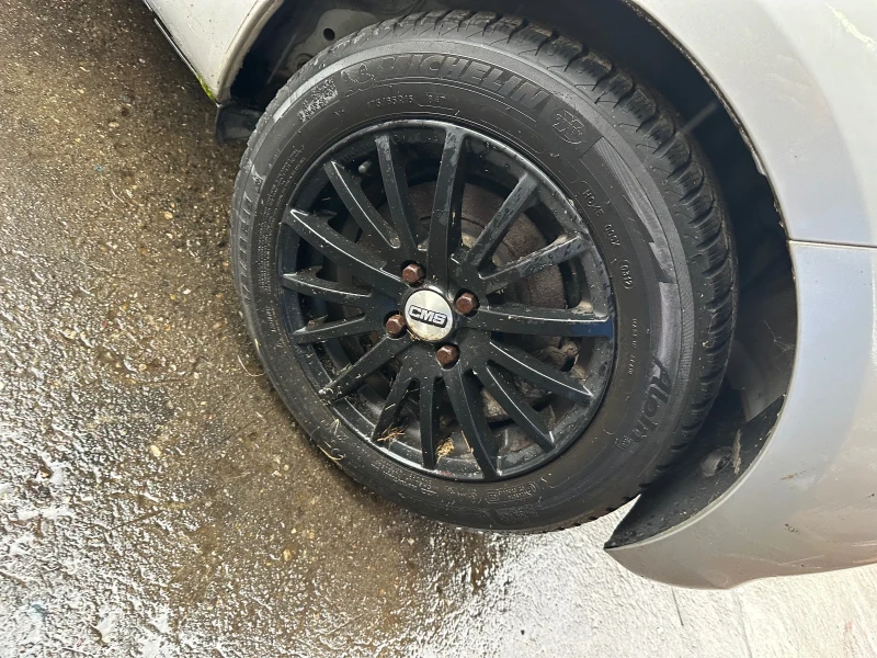 Toyota Yaris 1.5 hibrid, снимка 4 - Автомобили и джипове - 51923529