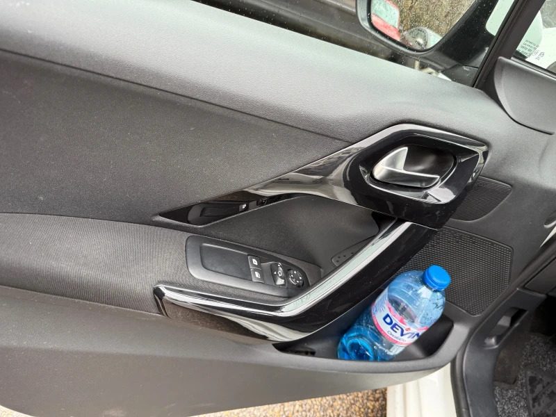 Peugeot 208, снимка 10 - Автомобили и джипове - 52675525