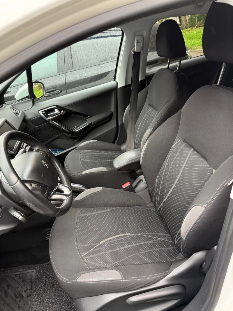 Peugeot 208, снимка 9 - Автомобили и джипове - 52675525