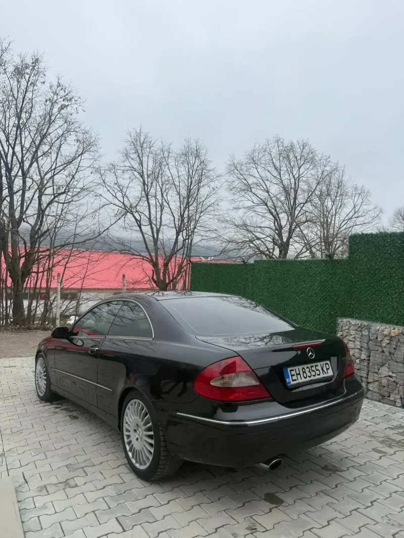 Mercedes-Benz CLK 220, снимка 3 - Автомобили и джипове - 52877371