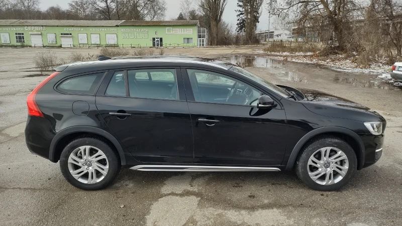 Volvo V60 Cross Country EXCLUSIVE/DIGITAL, снимка 5 - Автомобили и джипове - 53446682
