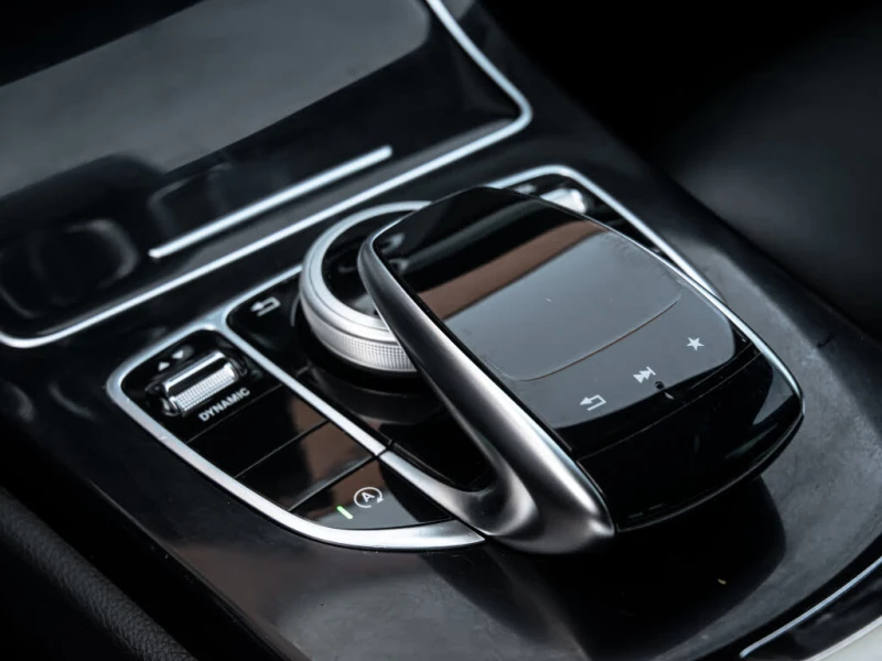 Mercedes-Benz C 300 4MATIC * АвтоКредит (ЦЕНА ДО БГ), снимка 12 - Автомобили и джипове - 53514806