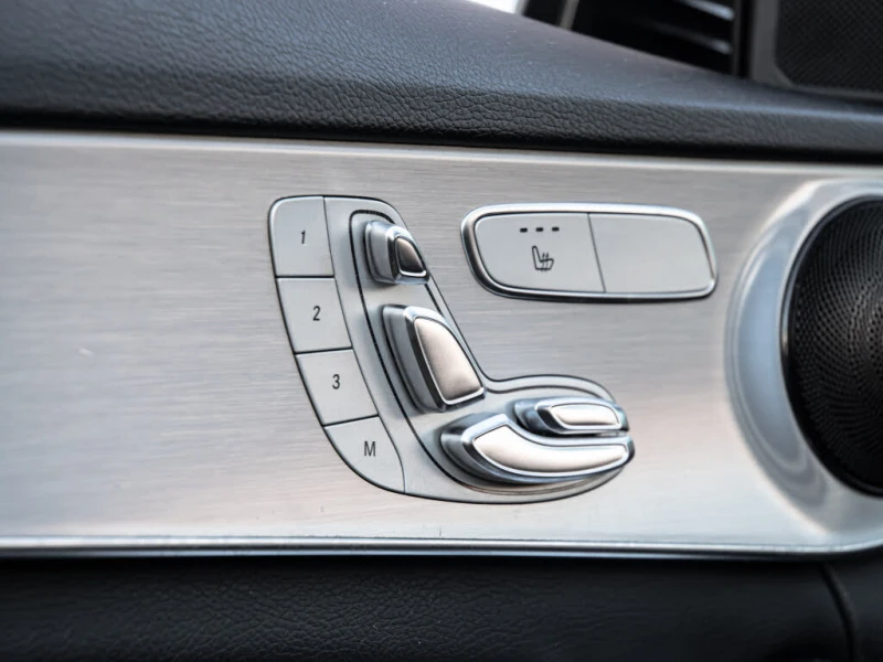 Mercedes-Benz C 300 4MATIC * АвтоКредит (ЦЕНА ДО БГ), снимка 14 - Автомобили и джипове - 53514806