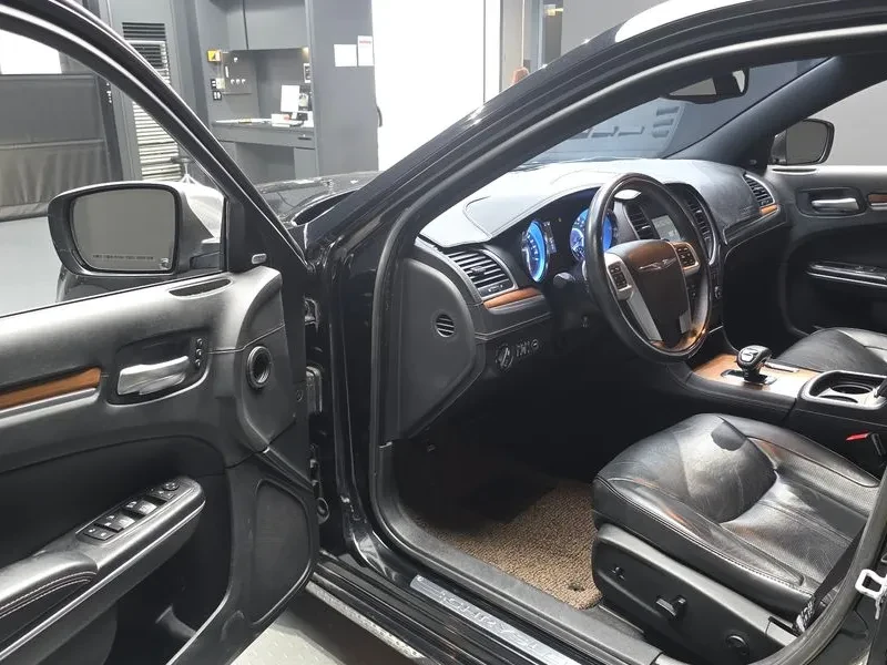 Chrysler 300c 3.6 - ���� 30% ����� | Mobile.bg � ����������� 10
