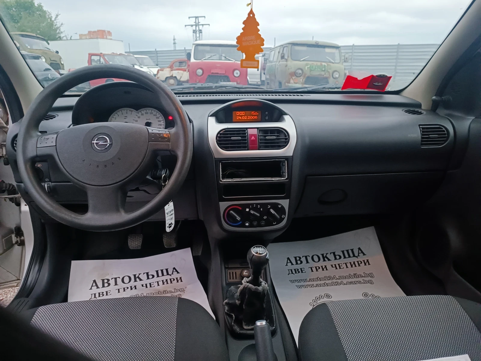 Opel Corsa 1.2i ITALIA  - изображение 9