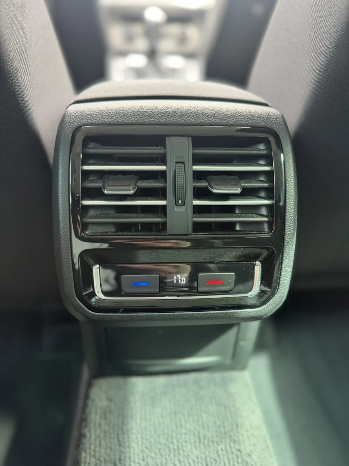 VW Passat   8 R line /2.0TDI/150hp/DSG/2017/  | Mobile.bg   12