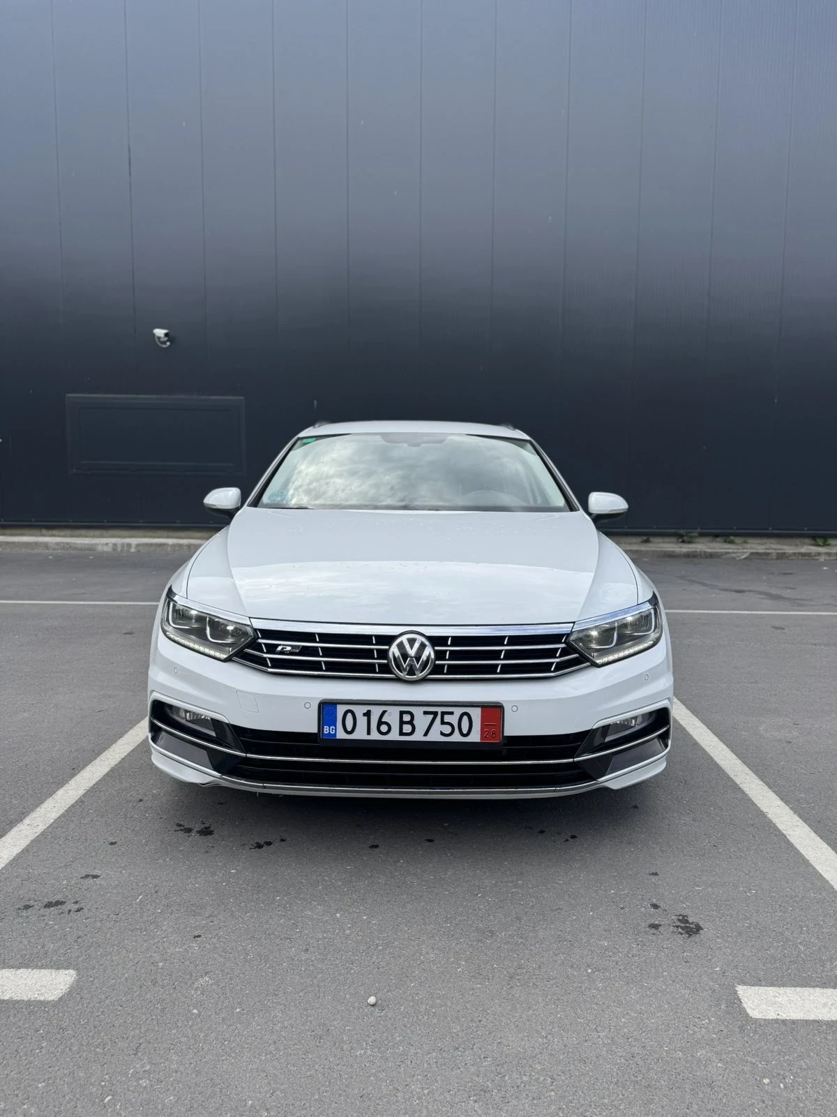 VW Passat   8 R line /2.0TDI/150hp/DSG/2017г/КАТО НОВ - изображение 2