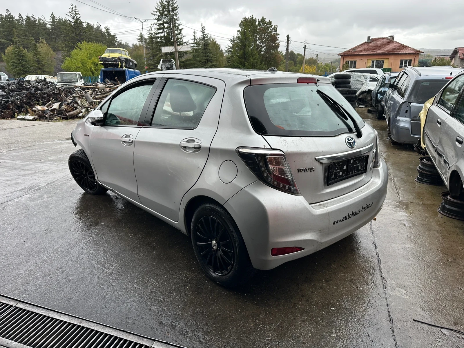 Toyota Yaris 1.5 hibrid | Mobile.bg — изображение 1