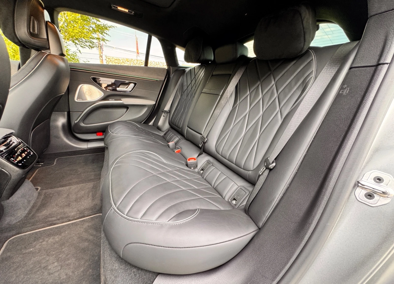 Mercedes-Benz EQS 580 4Matic AMG-Line - изображение 9