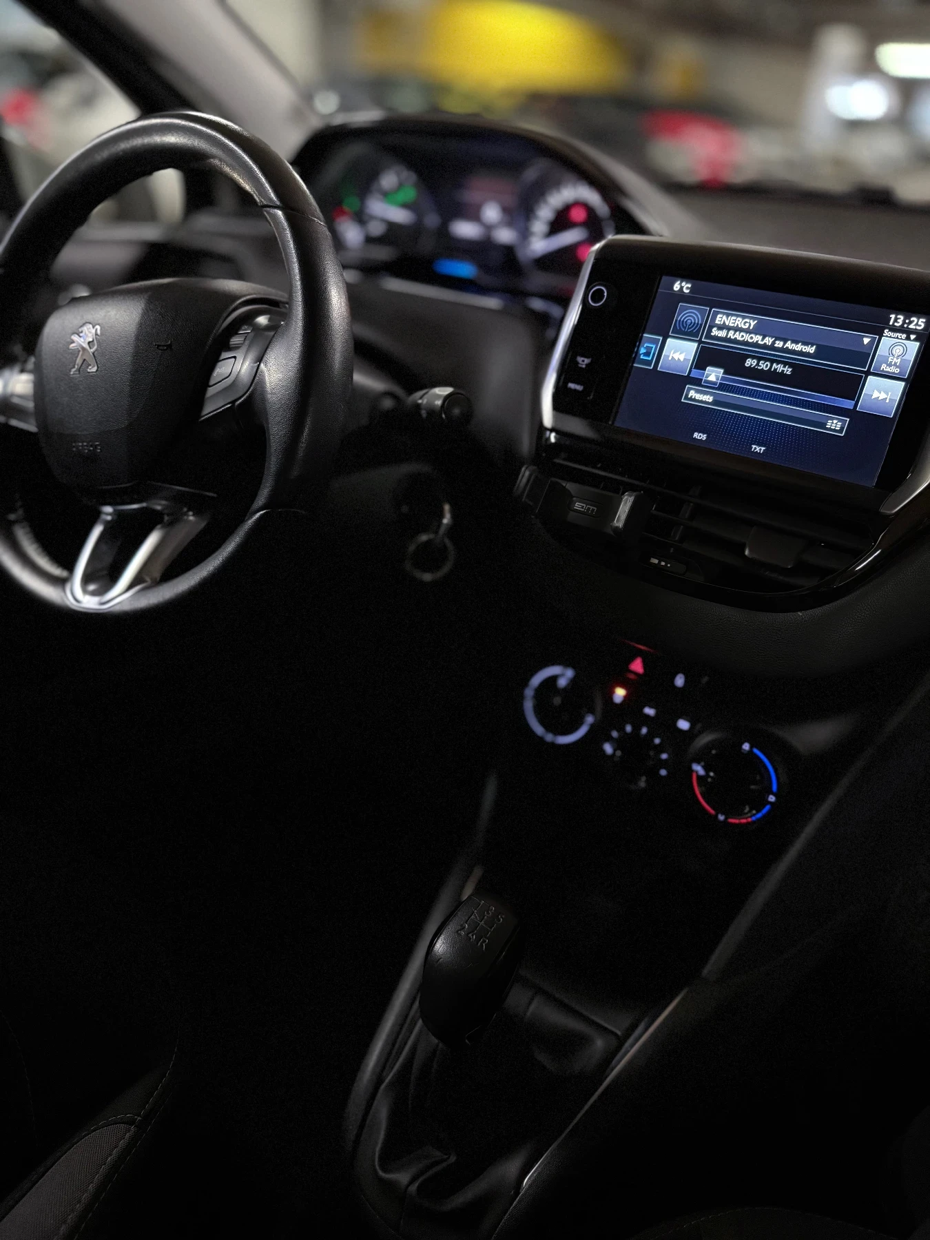 Peugeot 208 | Mobile.bg   12