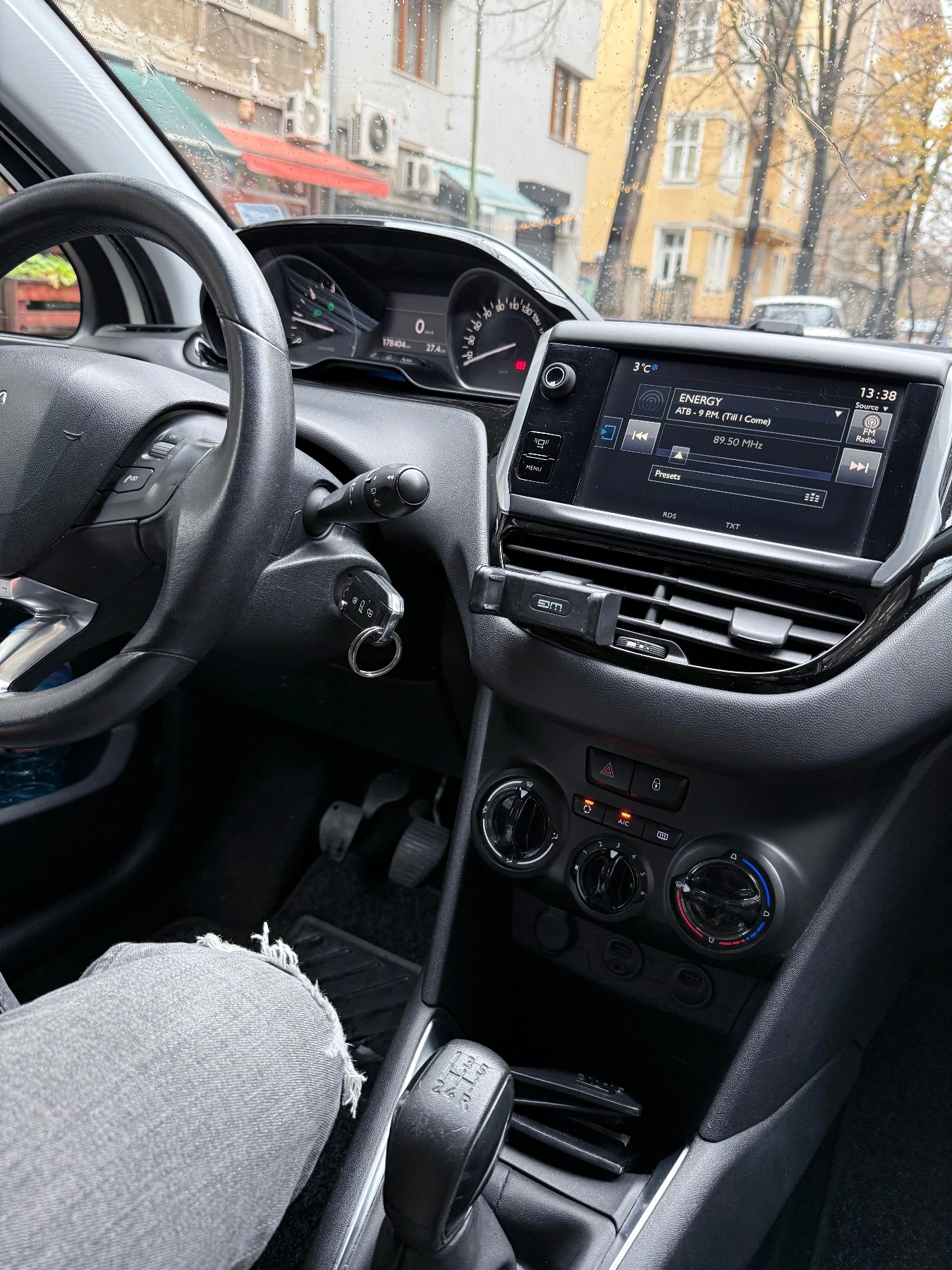 Peugeot 208  - изображение 5