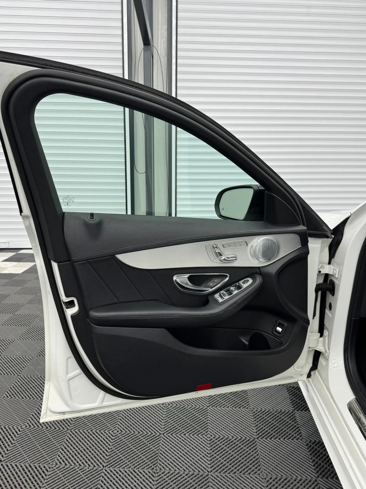 Mercedes-Benz C 450 AMG ОБДУХ | МНОГО ЕКСТРИ - изображение 7