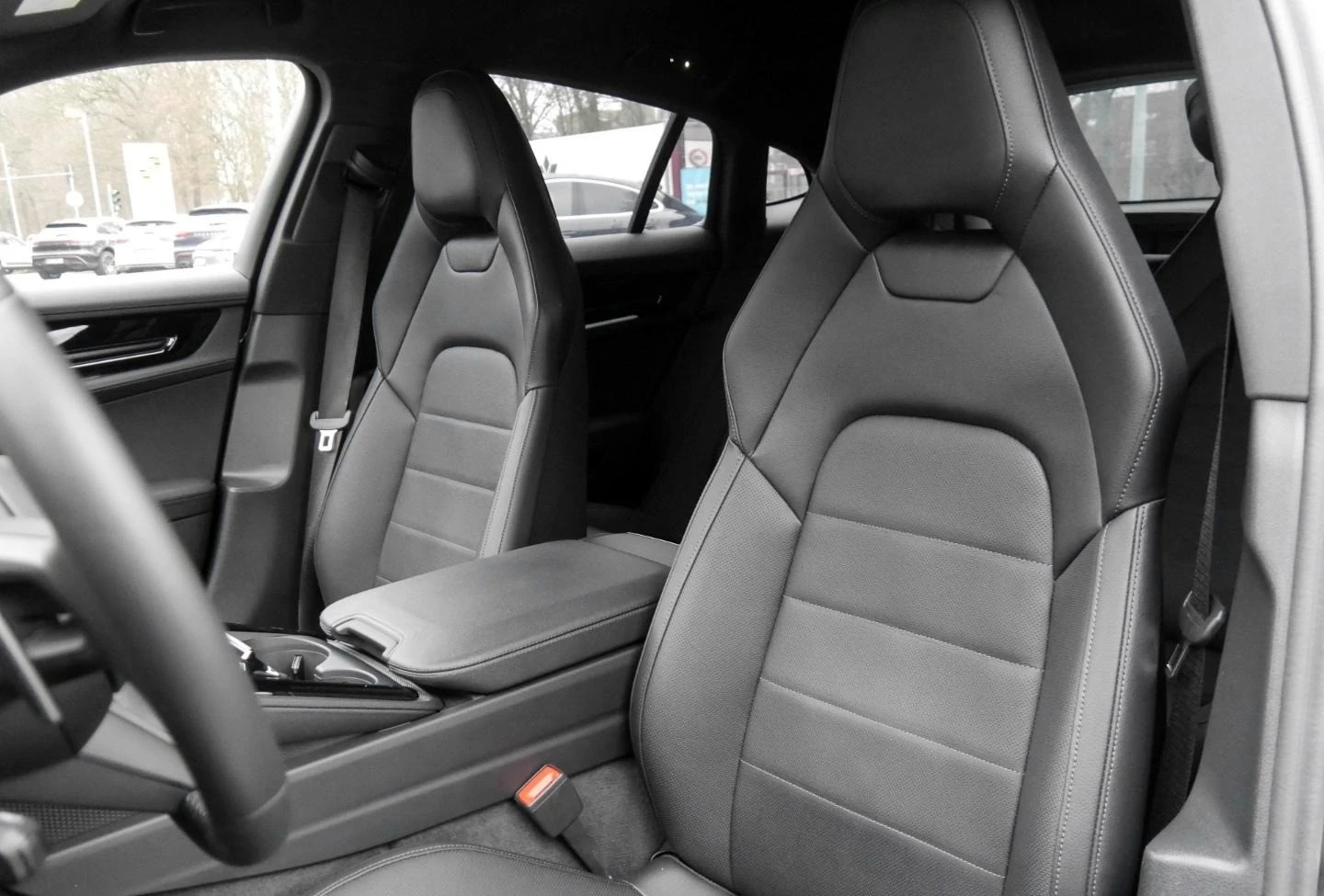 Porsche Panamera 4 E-HYBRID/FACELIFT/SPORT CHRONO/BOSE/MATRIX/360/ - изображение 9