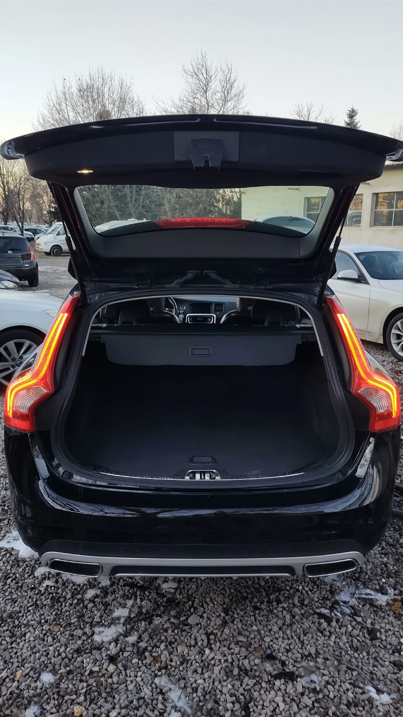 Volvo V60 Cross Country EXCLUSIVE/DIGITAL | Mobile.bg � ����������� 17