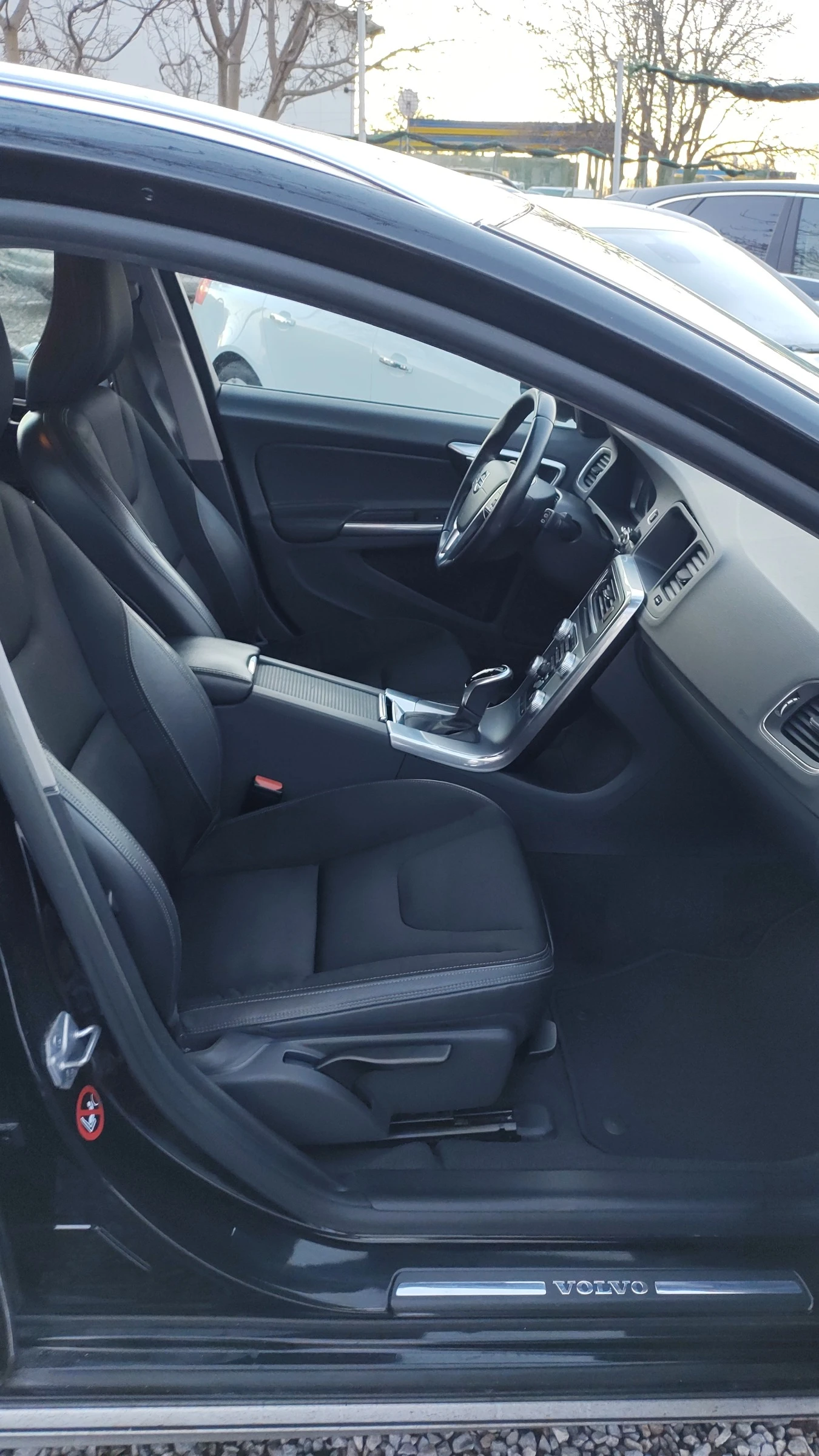 Volvo V60 Cross Country EXCLUSIVE/DIGITAL | Mobile.bg � ����������� 14