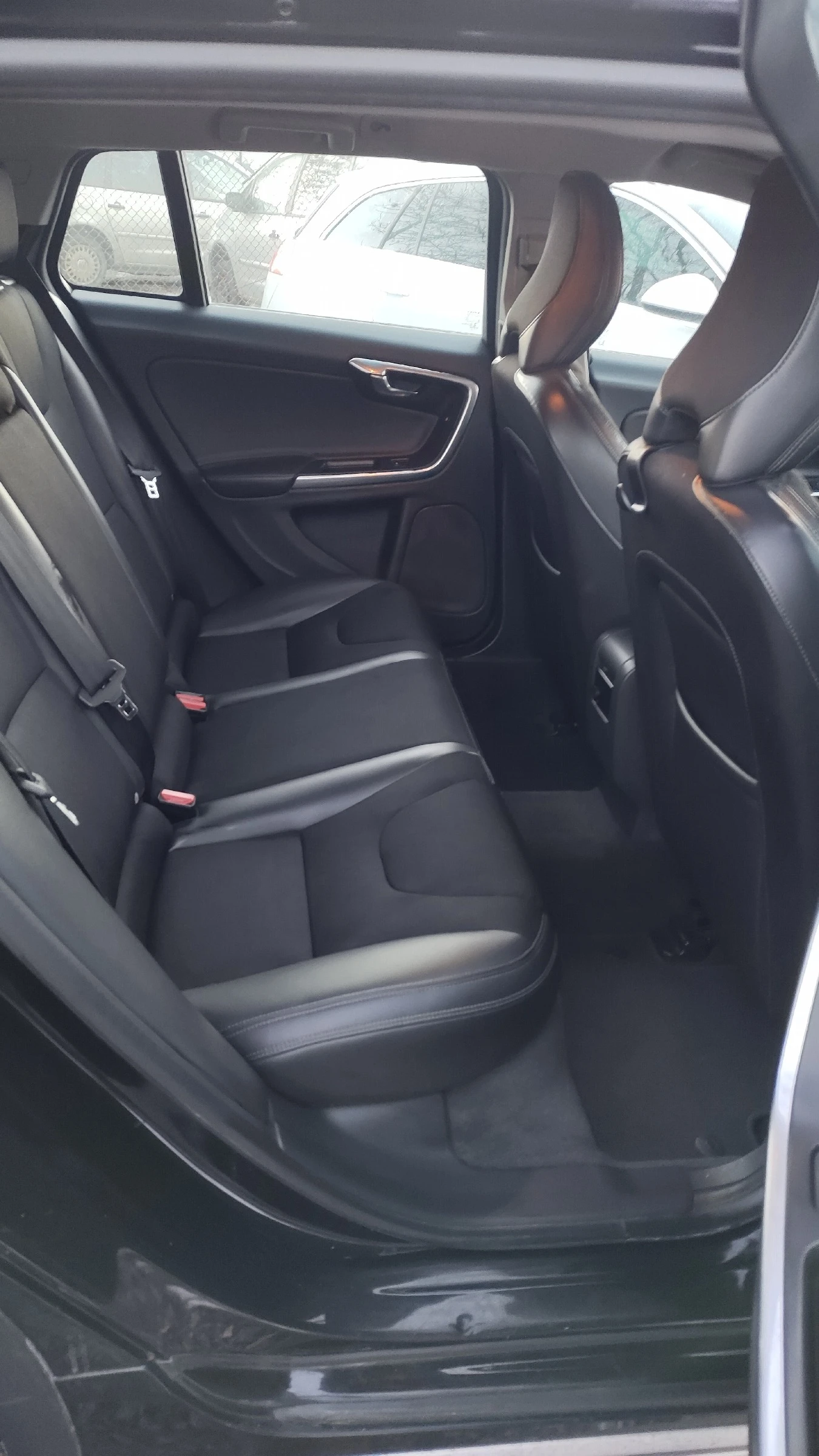 Volvo V60 Cross Country EXCLUSIVE/DIGITAL | Mobile.bg � ����������� 16