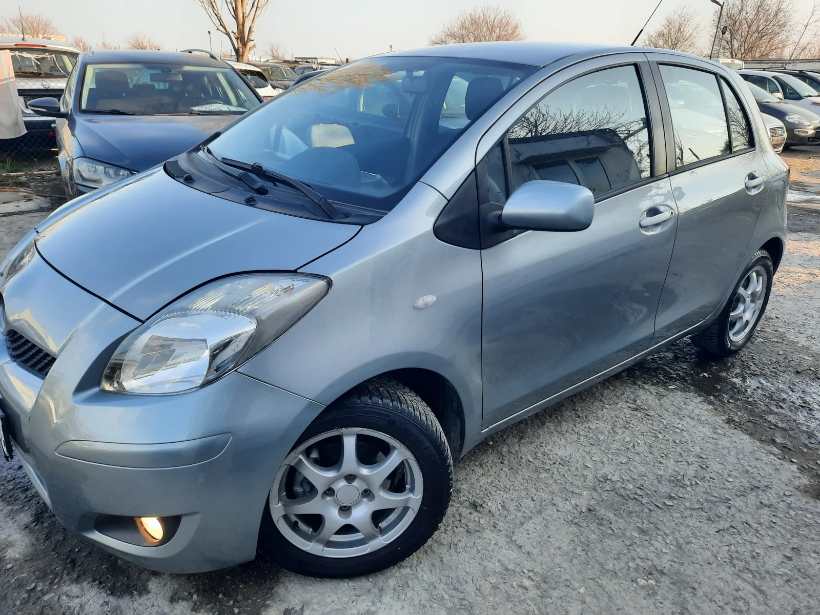 Toyota Yaris 2010та 100к.с NAVI, снимка 6 - Автомобили и джипове - 53994820
