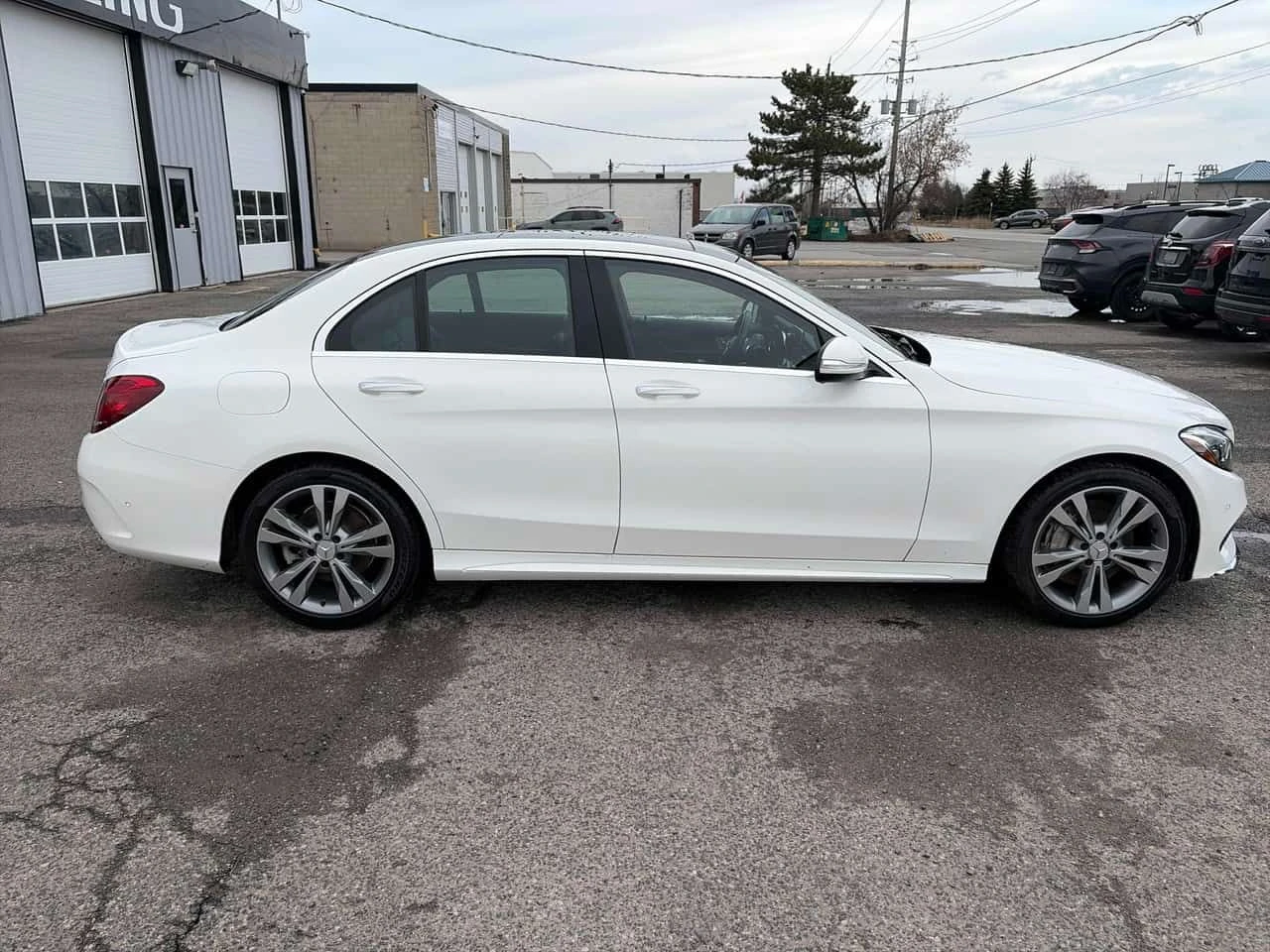 Mercedes-Benz C 400 * BURMESTER* ПОДГРЕВ* PANO* KEYLESS* , снимка 3 - Автомобили и джипове - 54096173