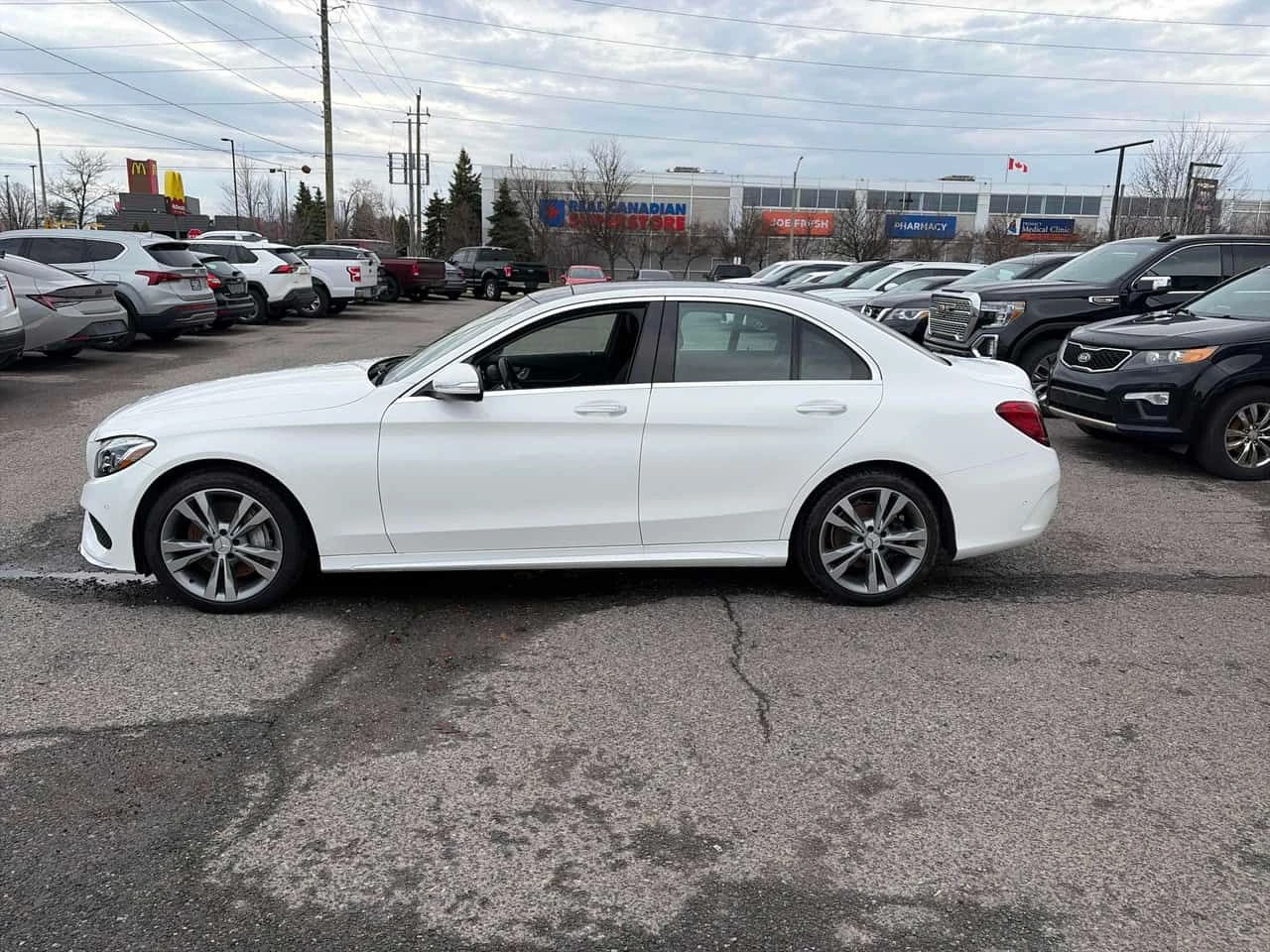 Mercedes-Benz C 400 * BURMESTER* ПОДГРЕВ* PANO* KEYLESS* , снимка 2 - Автомобили и джипове - 54096173