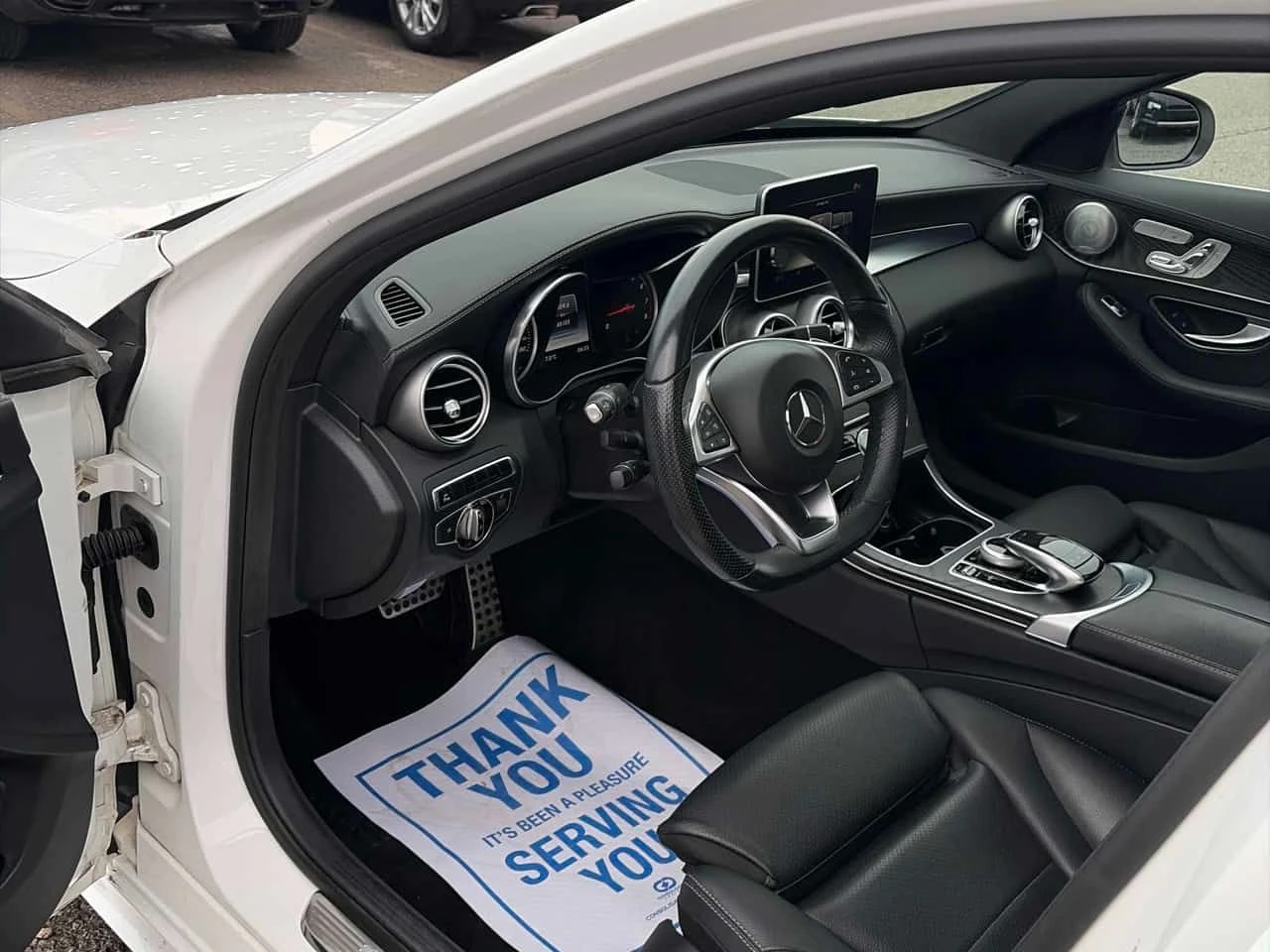 Mercedes-Benz C 400 * BURMESTER* ПОДГРЕВ* PANO* KEYLESS* , снимка 5 - Автомобили и джипове - 54096173