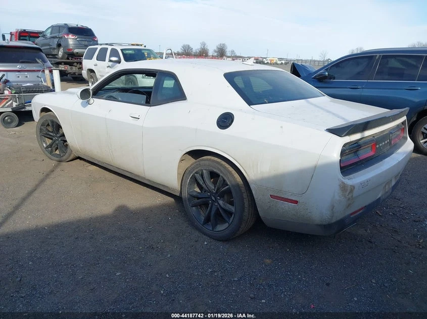 Dodge Challenger 3.6l Sxt Plus, снимка 3 - Автомобили и джипове - 54141673