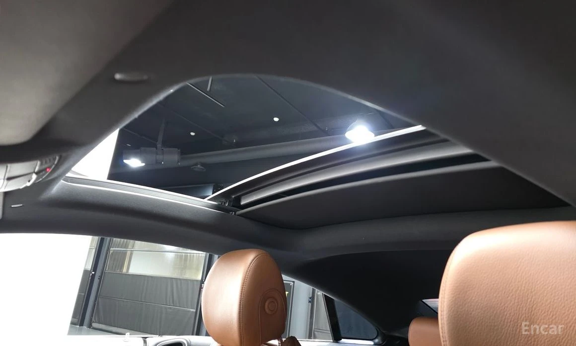 Mercedes-Benz E 400 4MATIC* BURMESTER* AMG OPTIC* 360 CAM* HEAD-UP, снимка 15 - Автомобили и джипове - 54214835