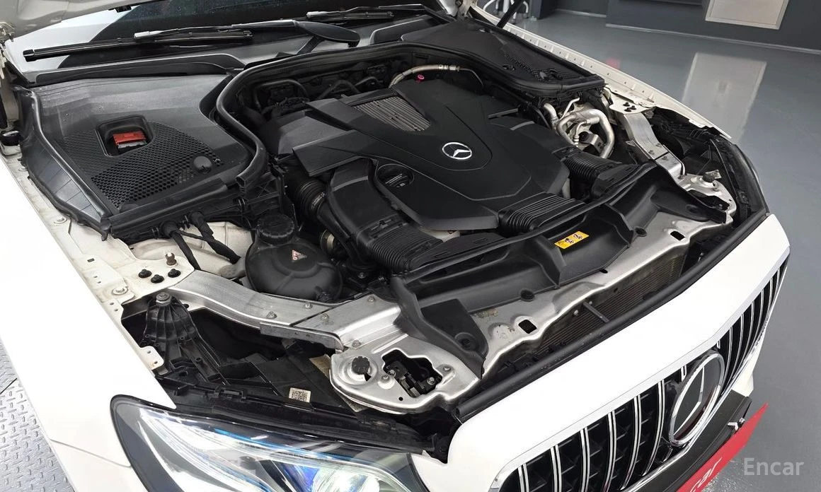 Mercedes-Benz E 400 4MATIC* BURMESTER* AMG OPTIC* 360 CAM* HEAD-UP, снимка 6 - Автомобили и джипове - 54214835