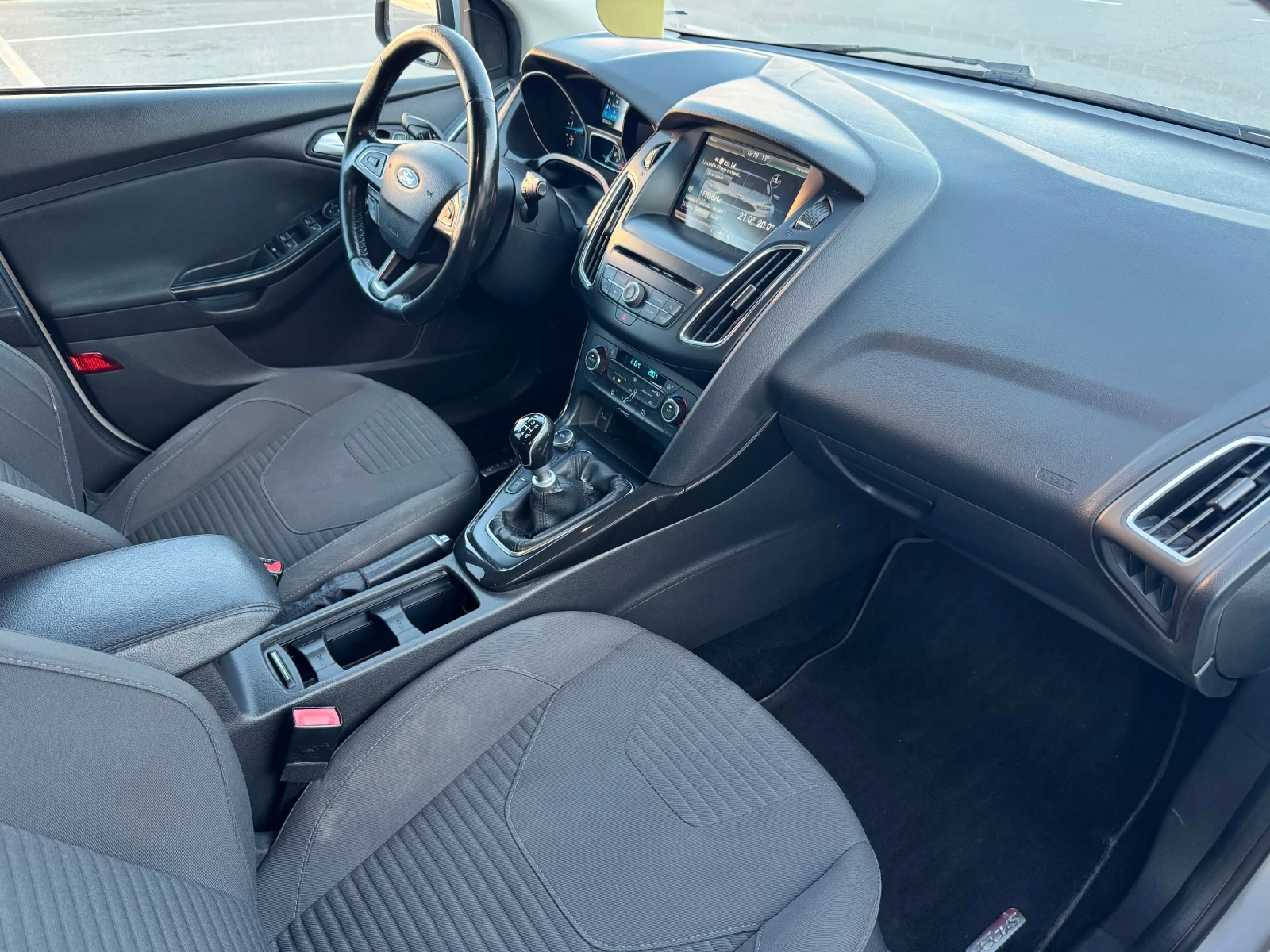 Ford Focus 1.5 TDCI, снимка 11 - Автомобили и джипове - 54322540