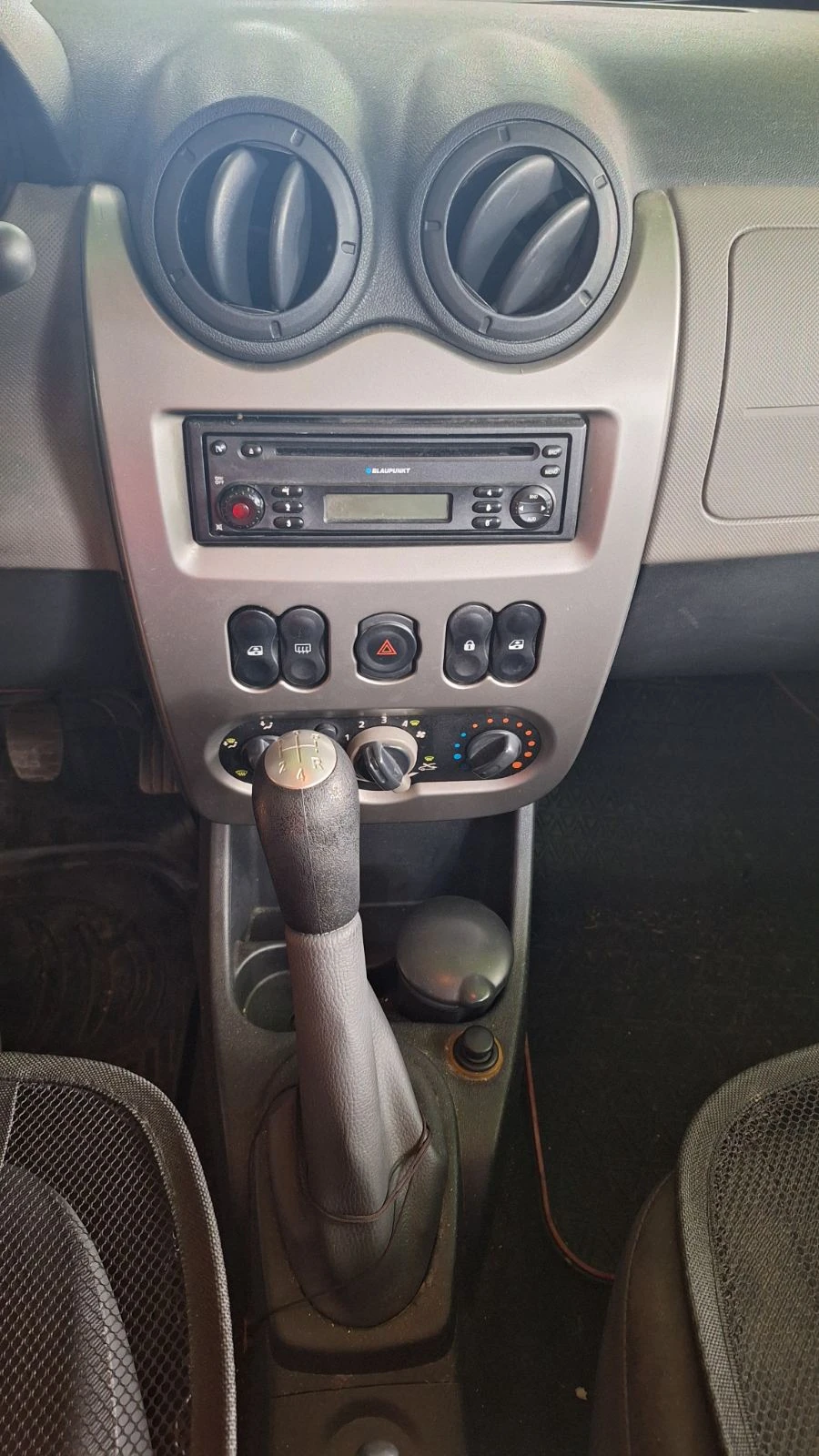 Dacia Sandero, снимка 4 - Автомобили и джипове - 55013109