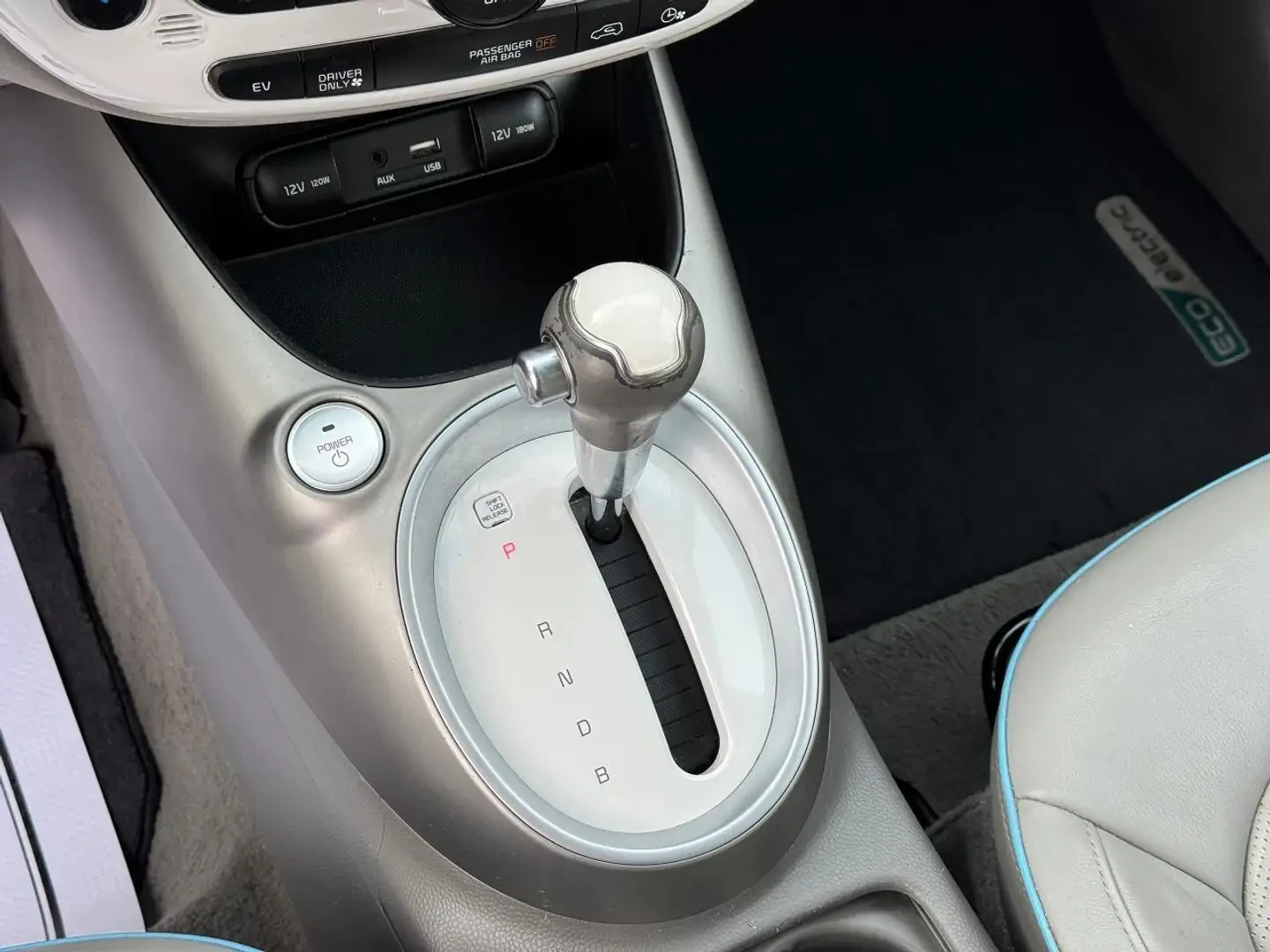 Kia Soul Electric* Luxury* Подгрев* Обдухване, снимка 9 - Автомобили и джипове - 55188581