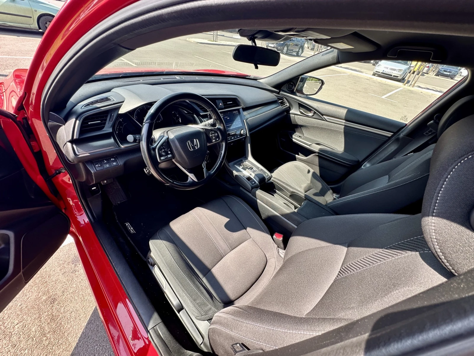 Honda Civic 1.6 I-Dtec/Автоматик/Камера/CarPlay, снимка 17 - Автомобили и джипове - 55666401