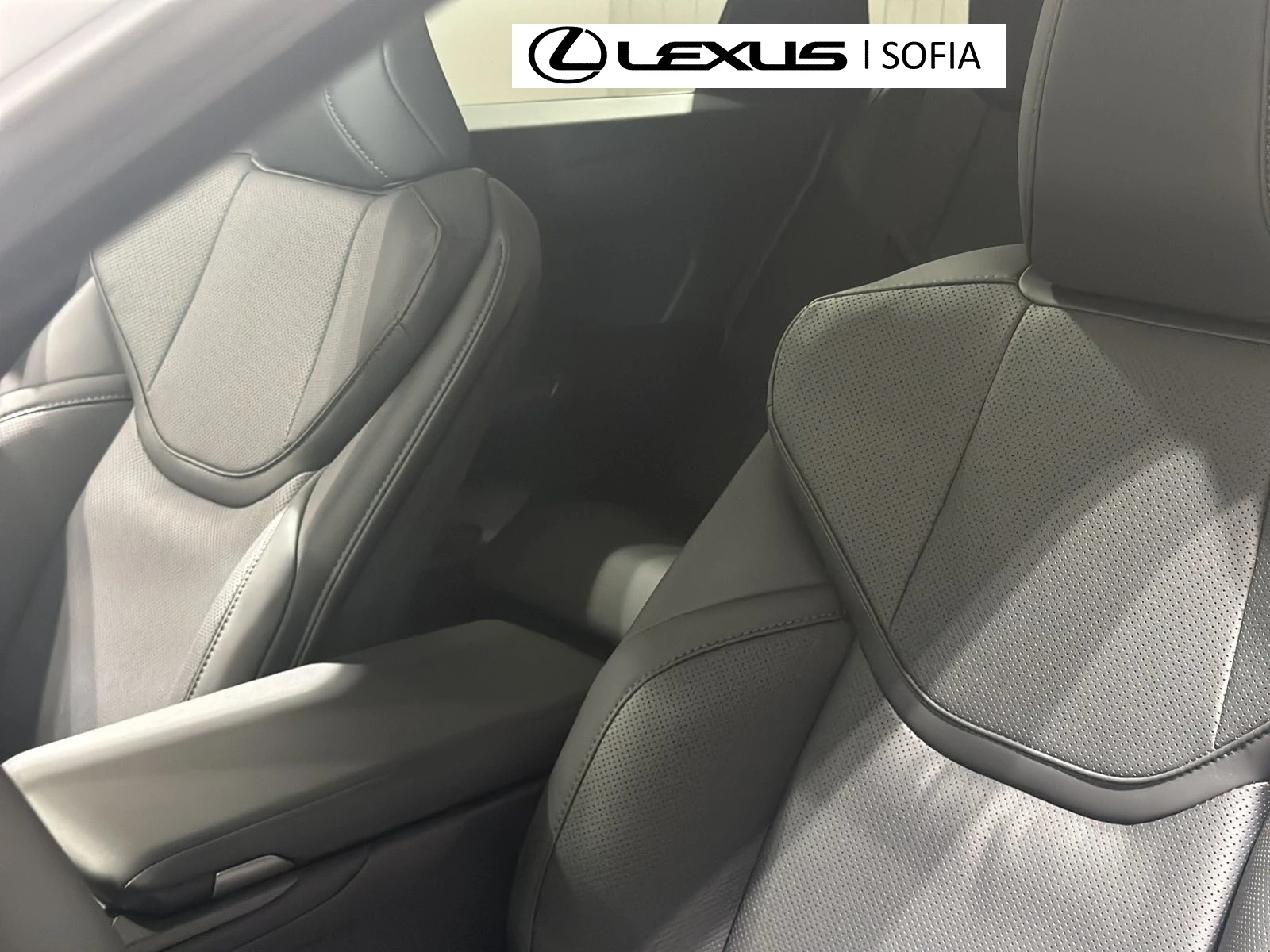 Lexus ES НАЛИЧЕН AWD 0km НОВ, 10 години гаранция, снимка 9 - Автомобили и джипове - 56259896
