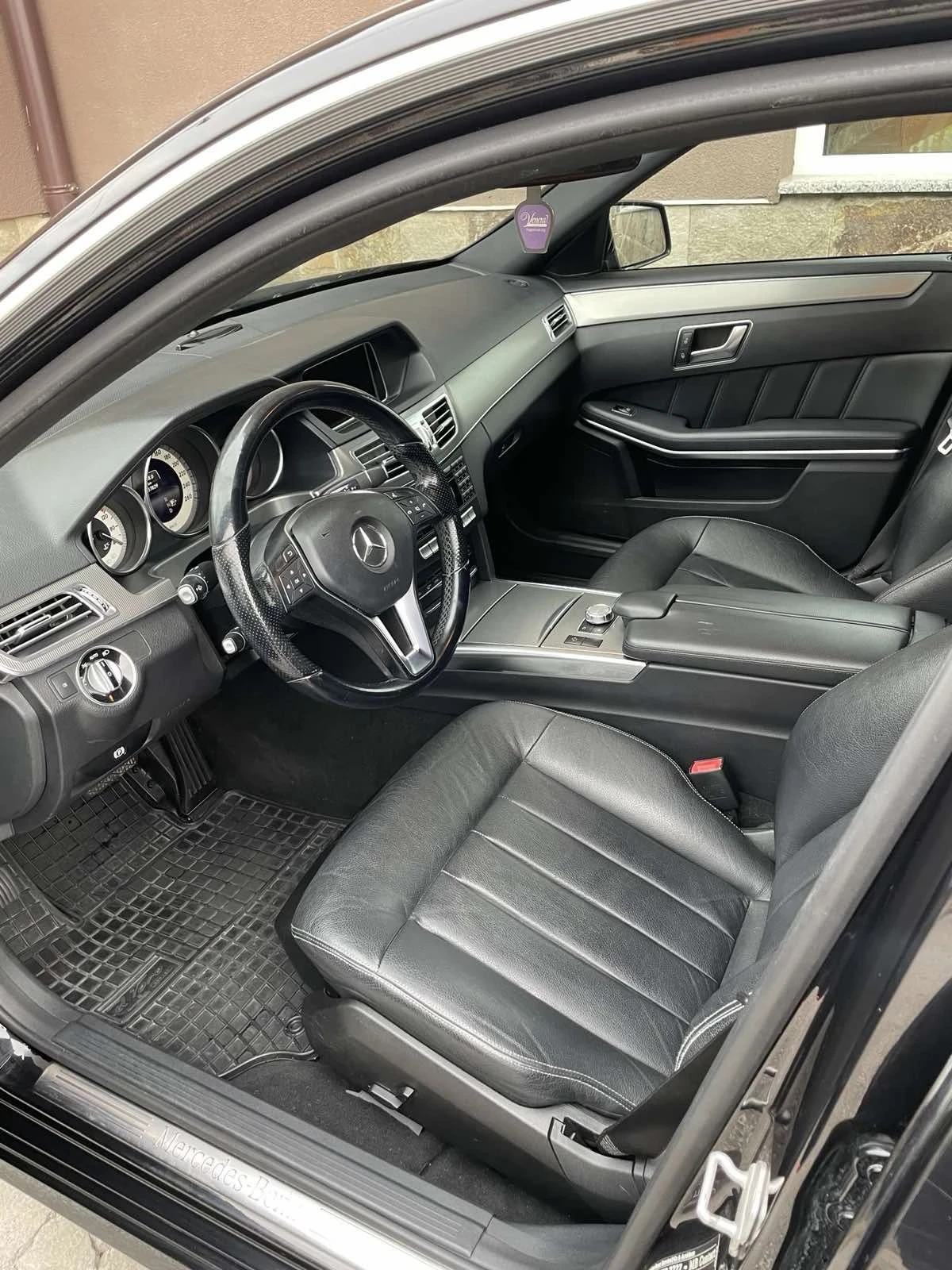 Mercedes-Benz E 220 2.2, снимка 4 - Автомобили и джипове - 56549872