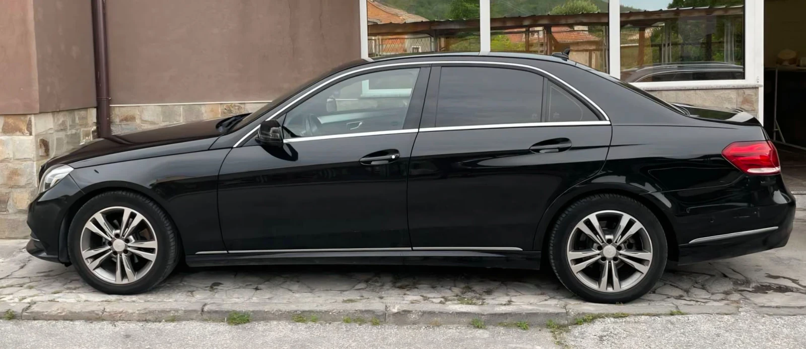 Mercedes-Benz E 220 2.2, снимка 2 - Автомобили и джипове - 56549872